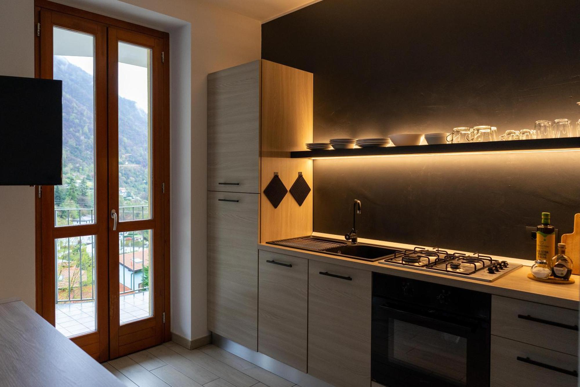 Vista Dolce Isola _ Lakeview Pool, Terrace & Garden Apartment Argegno Phòng bức ảnh